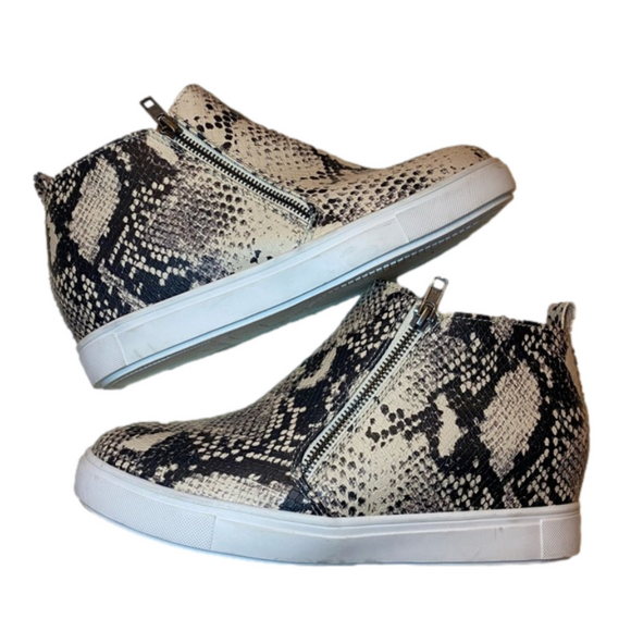 Time and Tru Shoes - TIME & TRU Snake Print Zip Women's Size 9 Wedges